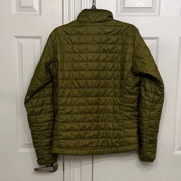 PATAGONIA Men's Nano Puff Jacket in Pond Green Sz S - NWOT!! - Picture 3 of 10